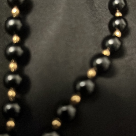 Black onyx and 10 karat gold necklace - Picture 2 of 4